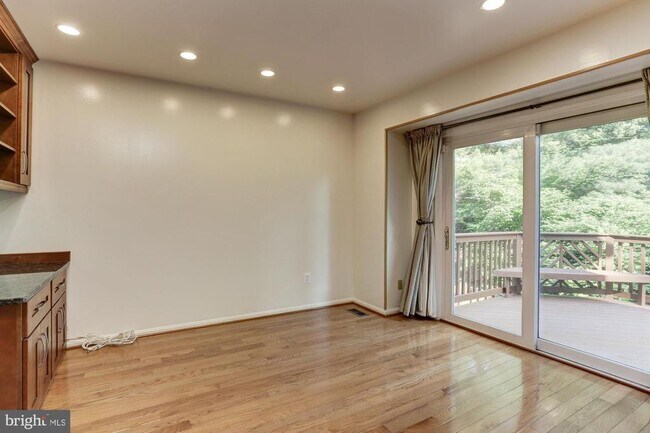 Building Photo - 7133 Swansong Wy