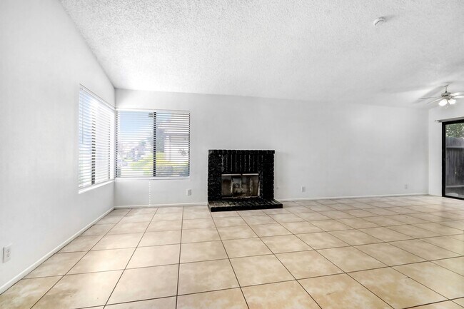 Building Photo - 3221 Triumph Ln
