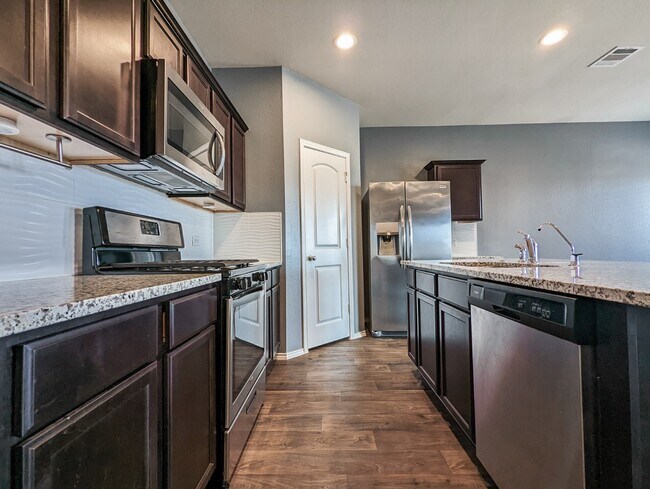 Building Photo - 14541 Montclair Way