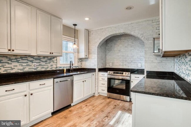 Building Photo - 15793 Moncure Dr