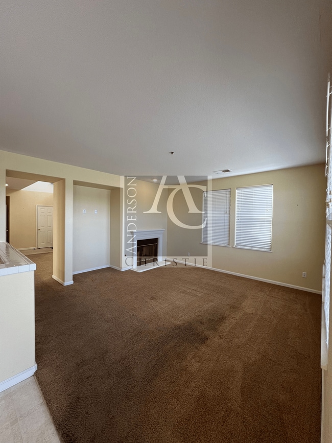 Building Photo - 4br in Bay Breeze Community