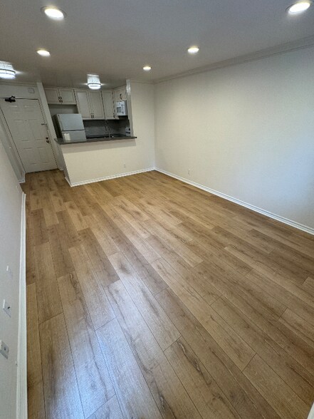 Building Photo - 3520 Lebon Dr