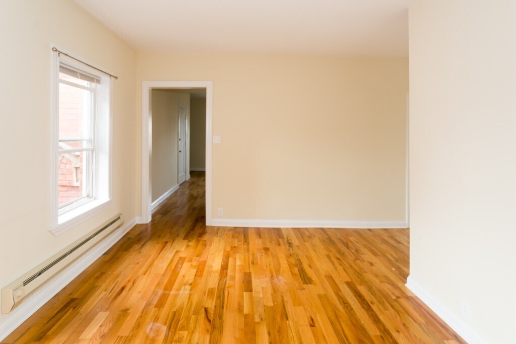 Building Photo - 4431 N Wolcott Ave