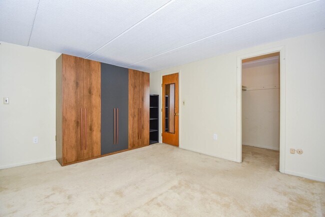 Building Photo - 993 Massachusetts Ave