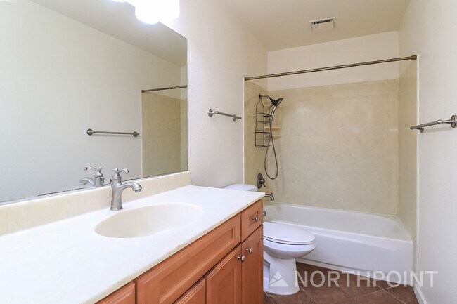 Building Photo - 2BR/2BA | Newly Renovated Unit | Community pools | In Woodside Sierra!