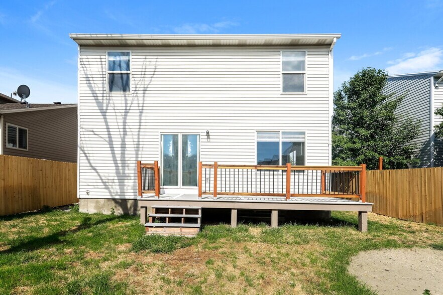 Building Photo - 686 N 410 W