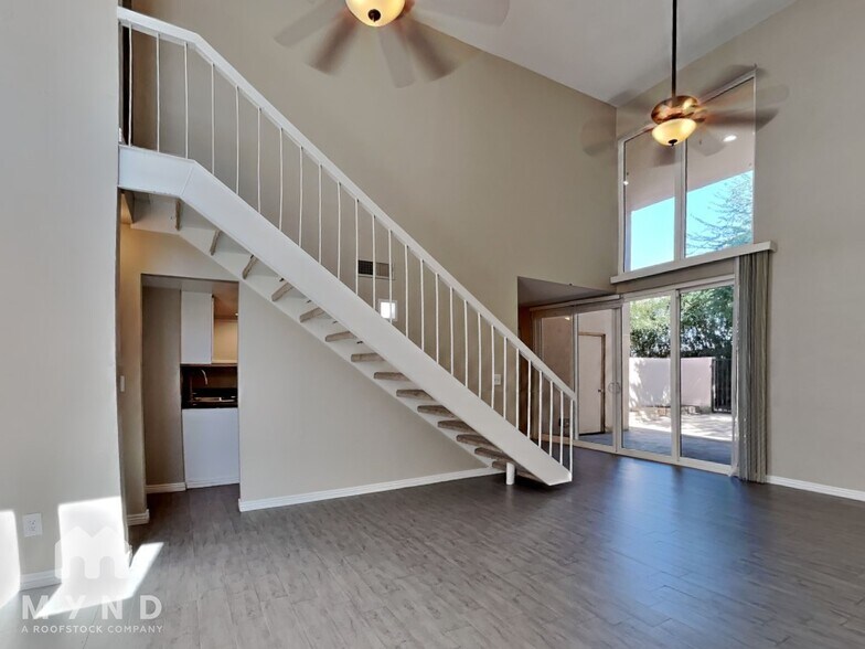 Building Photo - 930 S Dobson Rd