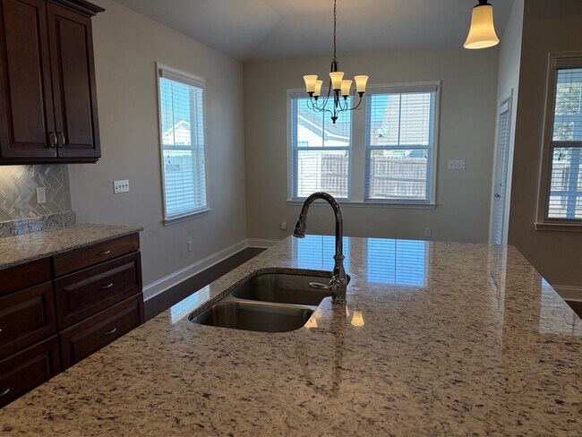 Building Photo - 5081 Bird Nest Trl