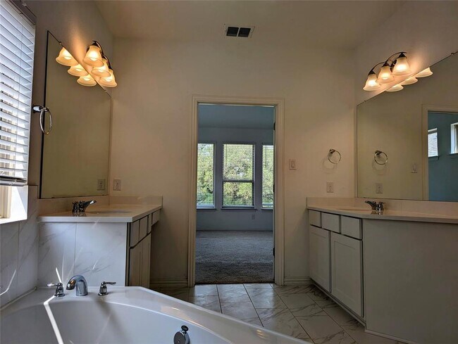 Building Photo - 1344 Ridge Runner Dr