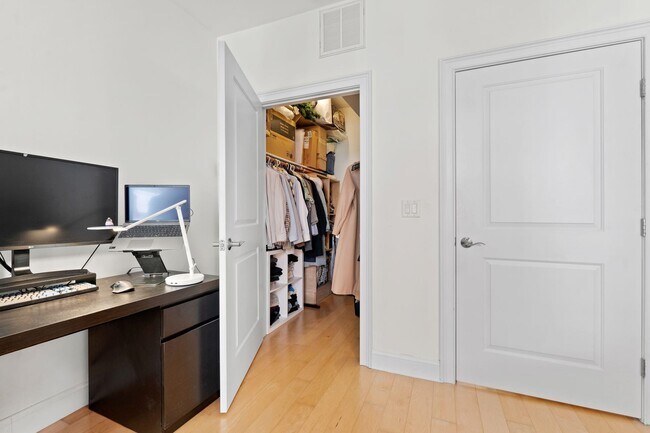 Building Photo - 110 Tidewater St