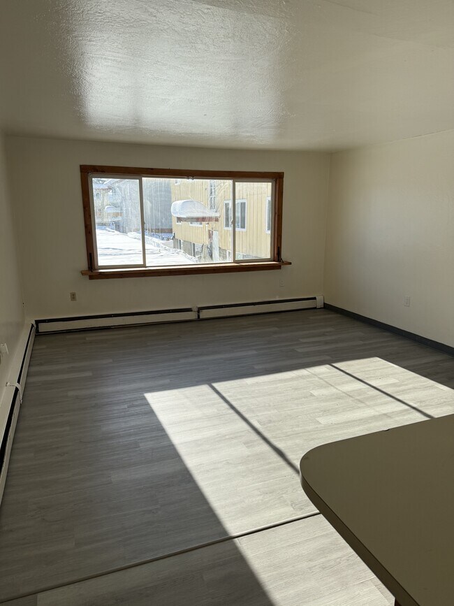 Building Photo - 829 17th Ave