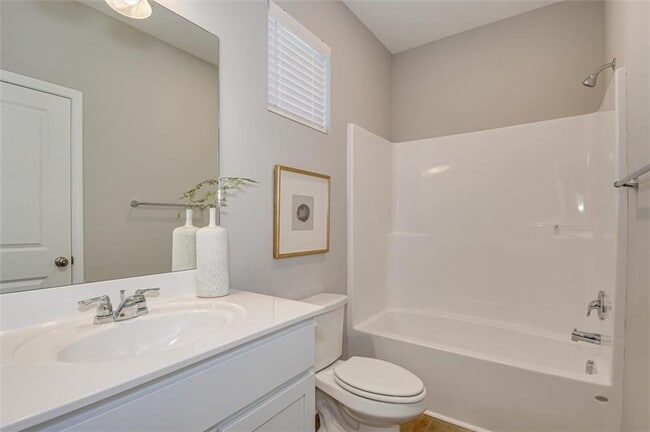 Building Photo - 105 Essence Dr