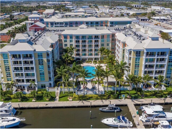 Building Photo - 802 W Windward Way