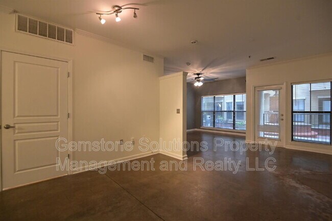Building Photo - 1803 Broadway