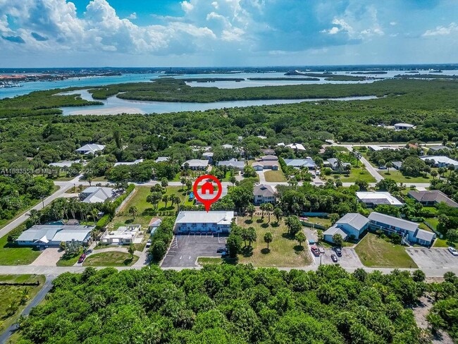Building Photo - 2305 Tamarind Dr