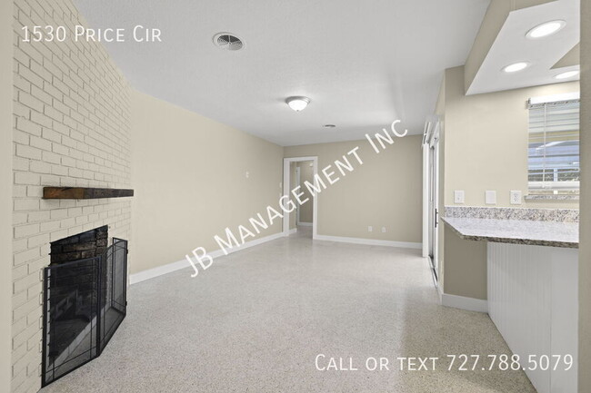 Building Photo - 1530 Price Cir
