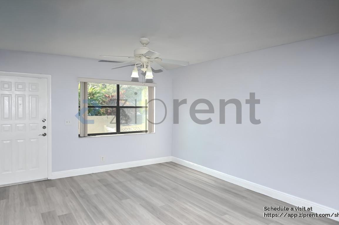 Building Photo - 9761 Riverside Dr