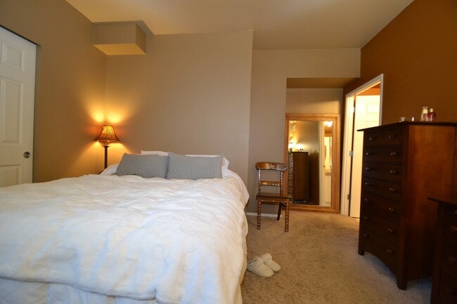 Building Photo - 2600 2nd Ave