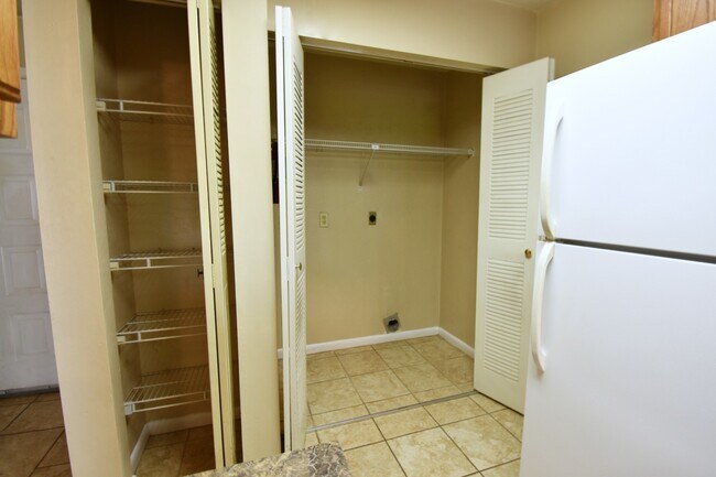 Building Photo - 2635 SW 35th Pl