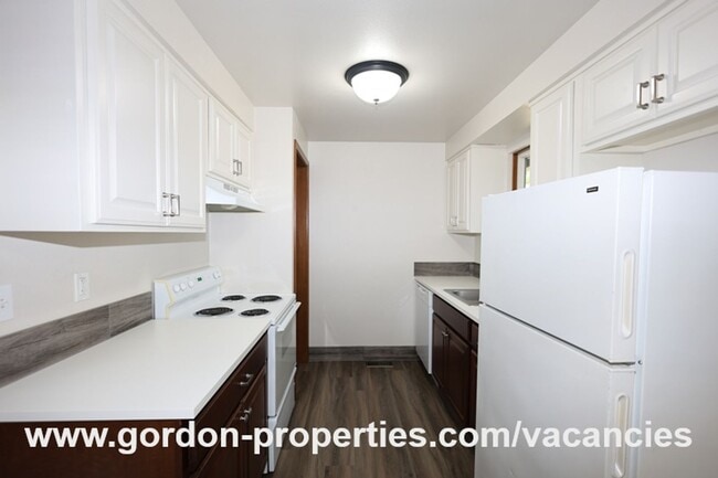 Building Photo - Webster Rd - Gladstone 2 bedroom duplex