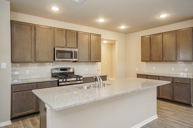 Building Photo - 5463 Grand View Dr