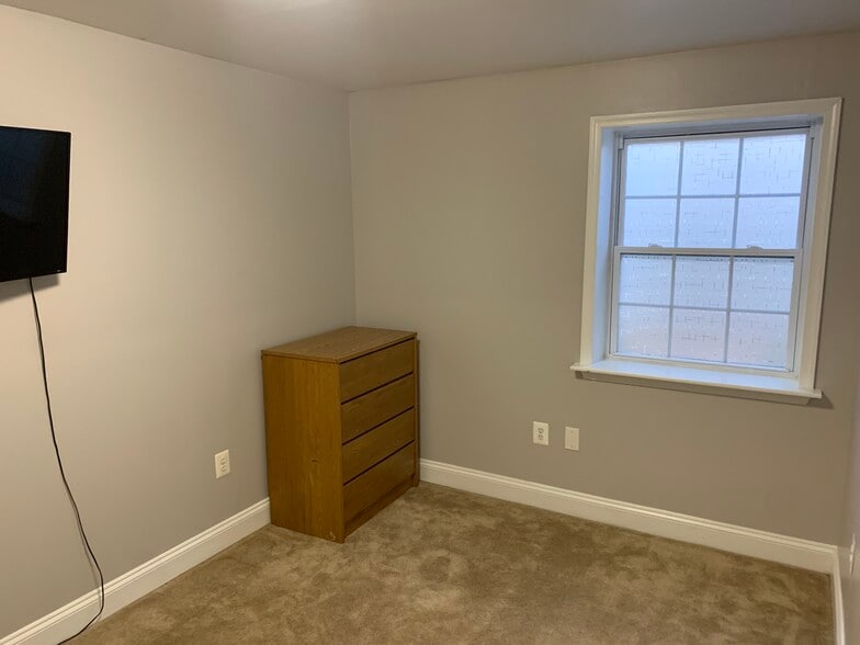 Bedroom #4 - 7 Azalea St