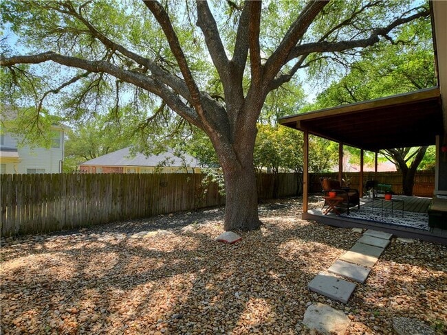 Building Photo - 1107 Hatteras Dr