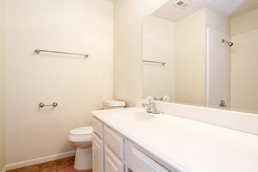 Building Photo - 5502 Village Springs Dr