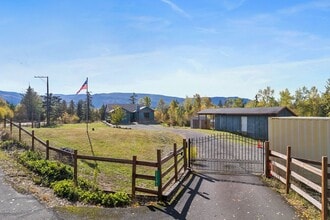 Building Photo - Yelm Country Living | 3 Bed, 3 Bath Home on 2.5 Acres | Solar Panels!