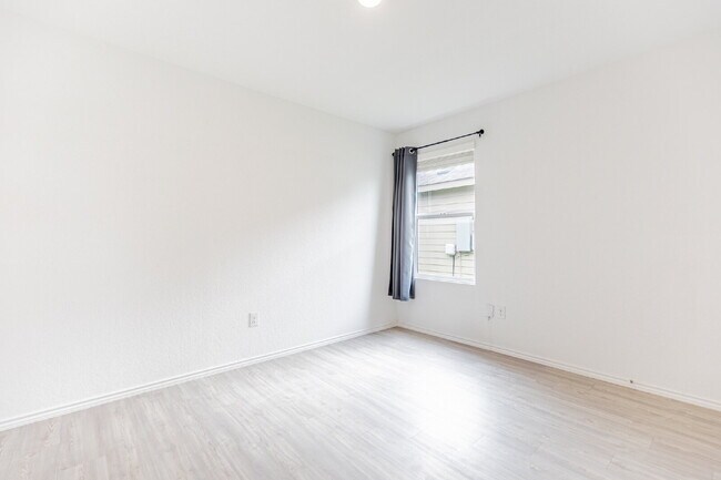 Building Photo - 331 Ambush Ridge