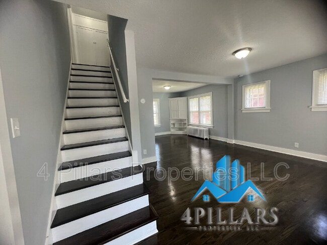 Building Photo - 106 Belden St