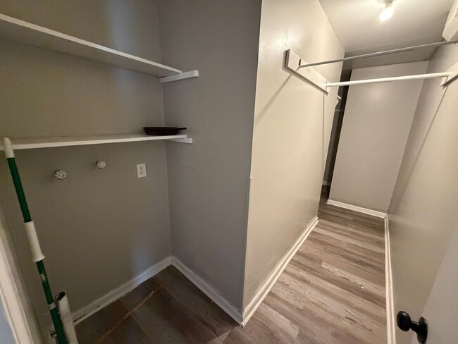 Building Photo - Large 3/2/2