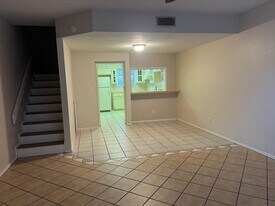 Building Photo - 1405 N 15th St
