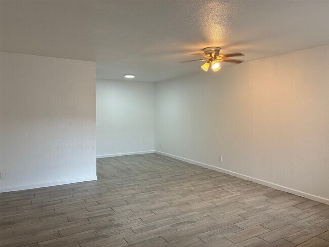 Building Photo - 6200 W Tidwell Rd