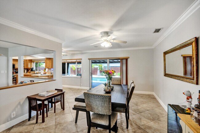 Building Photo - 10501 NW 20th Ct