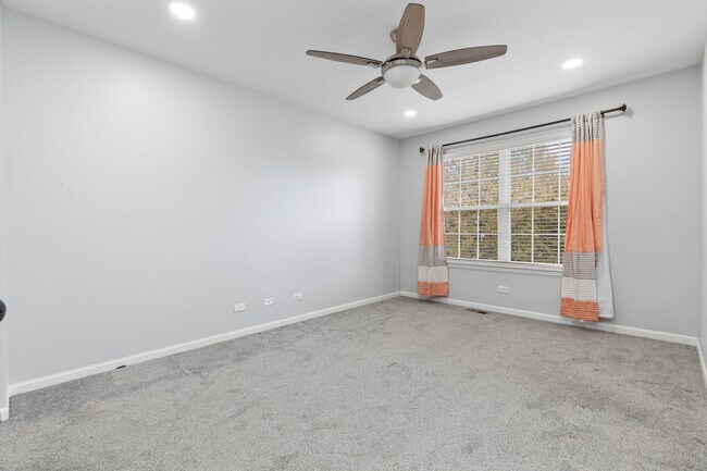 Building Photo - Incredibly beautiful 4 Bedroom 2.5 Bath Home