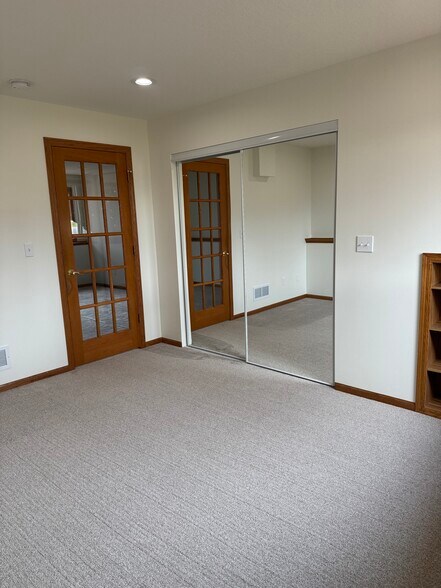 Building Photo - 18699 Dylan Dr