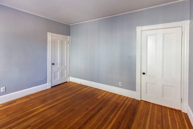 Building Photo - 5 Lothrop St