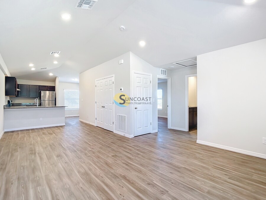 Building Photo - 27085 Partin Dr
