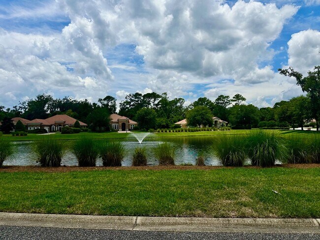 Building Photo - Gated Community! Walking Distance to the B...