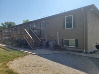 Building Photo - 1002 S Adams Ct
