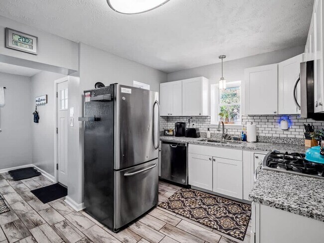 Building Photo - 3222 West Blvd