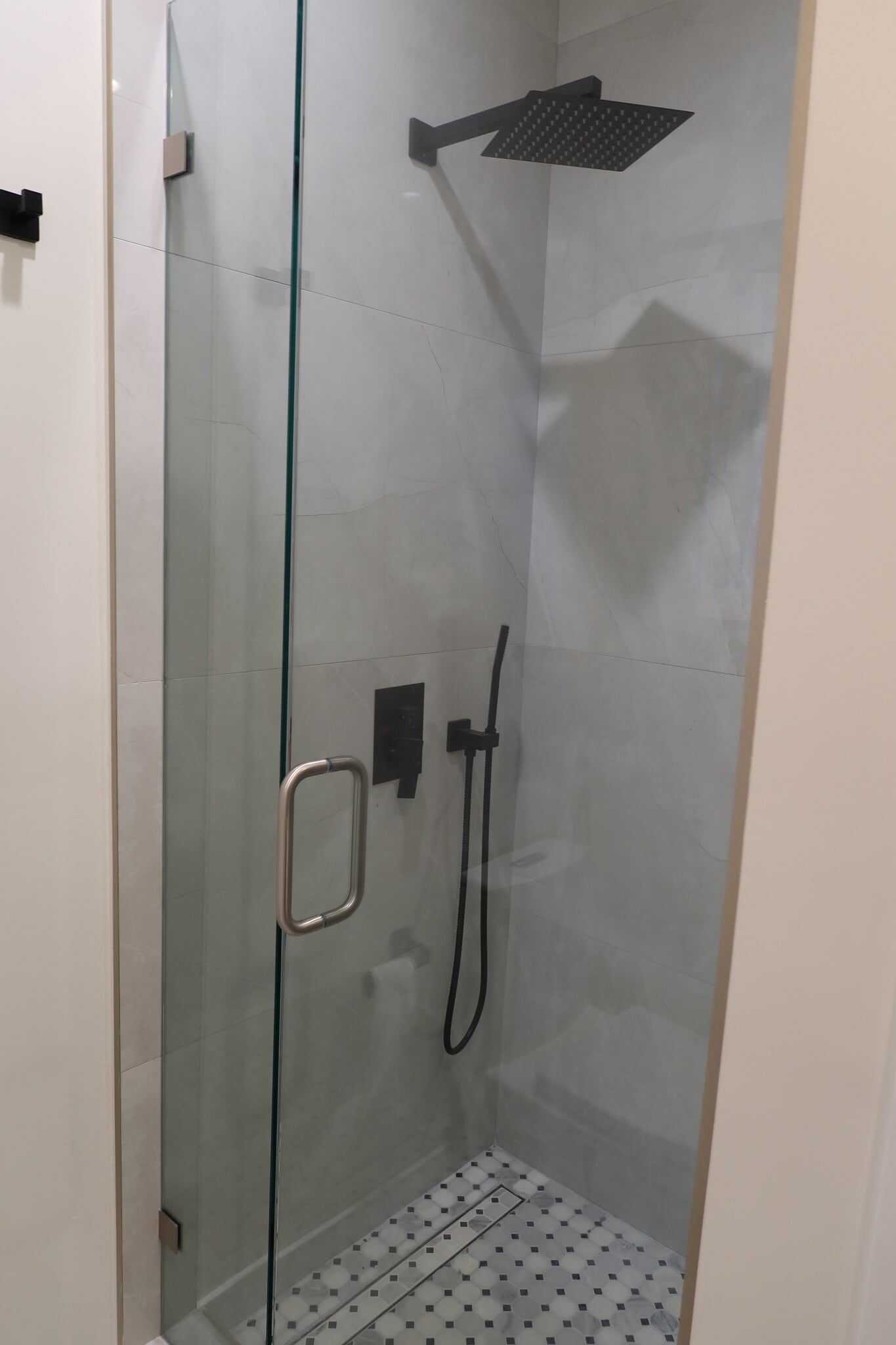 Building Photo - 537 W Milford St