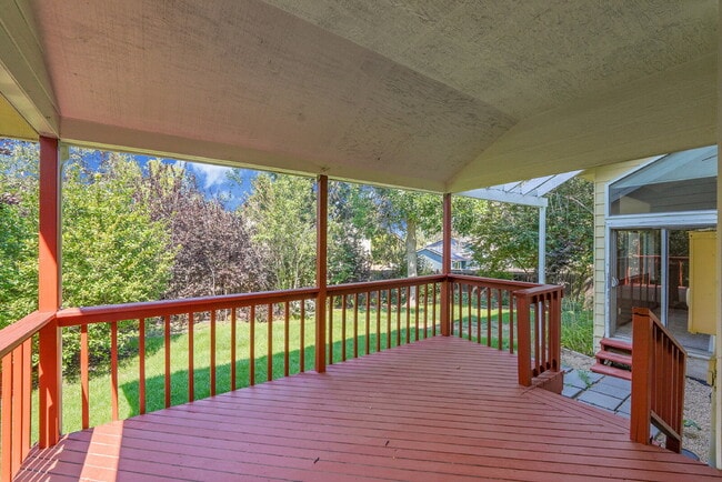 Building Photo - $3,095.00, 4-bed, 2.5-bath located in West...