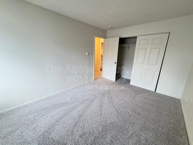 Building Photo - 17890 SW Alexander St