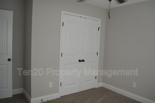 Building Photo - 7477 Coppice Dr