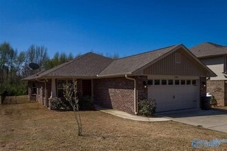 Building Photo - 29886 Park Hill Dr