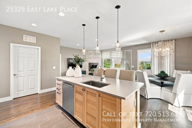 Building Photo - 25329 E Lake Pl