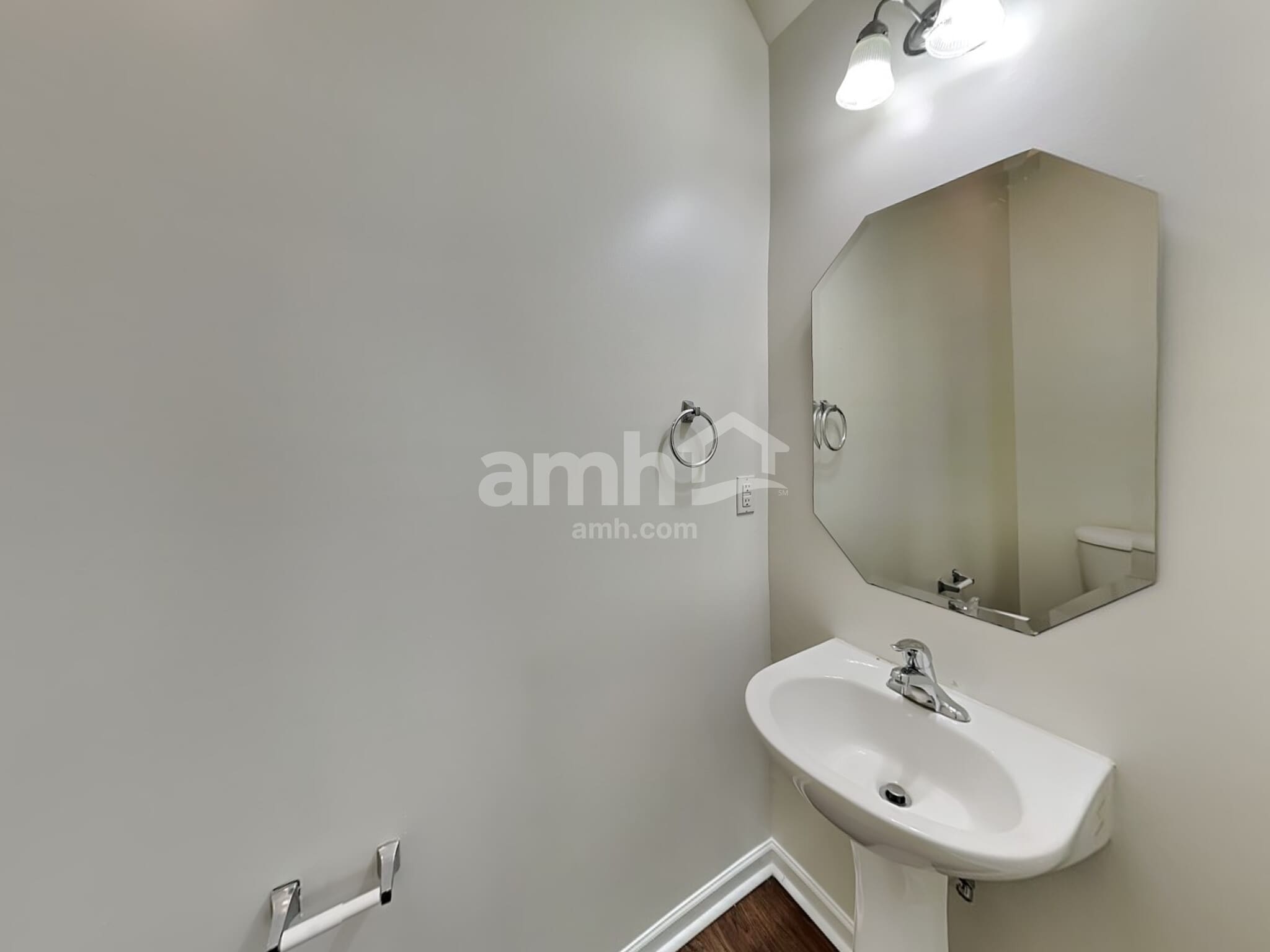 Building Photo - 10216 Daniel Dwayne Dr