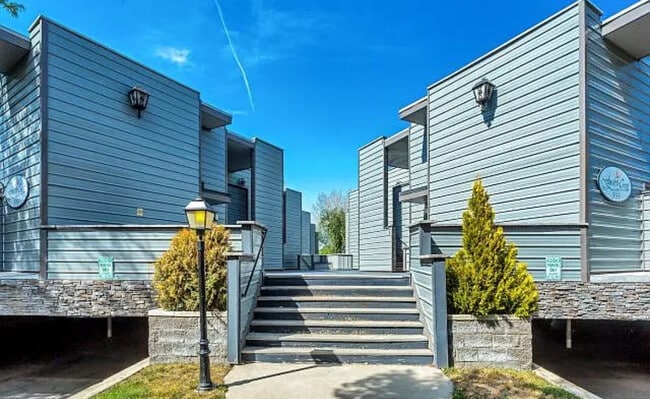 Building Photo - 333 E 4500 S